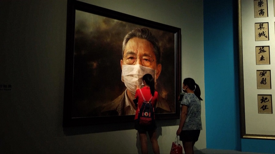鐘南山畫像展，鐘南山口罩畫像，疫情下的畫展